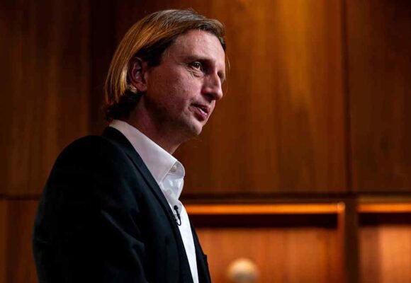Nik Storonsky in talks over new share award if Revolut hits $500bn valuation